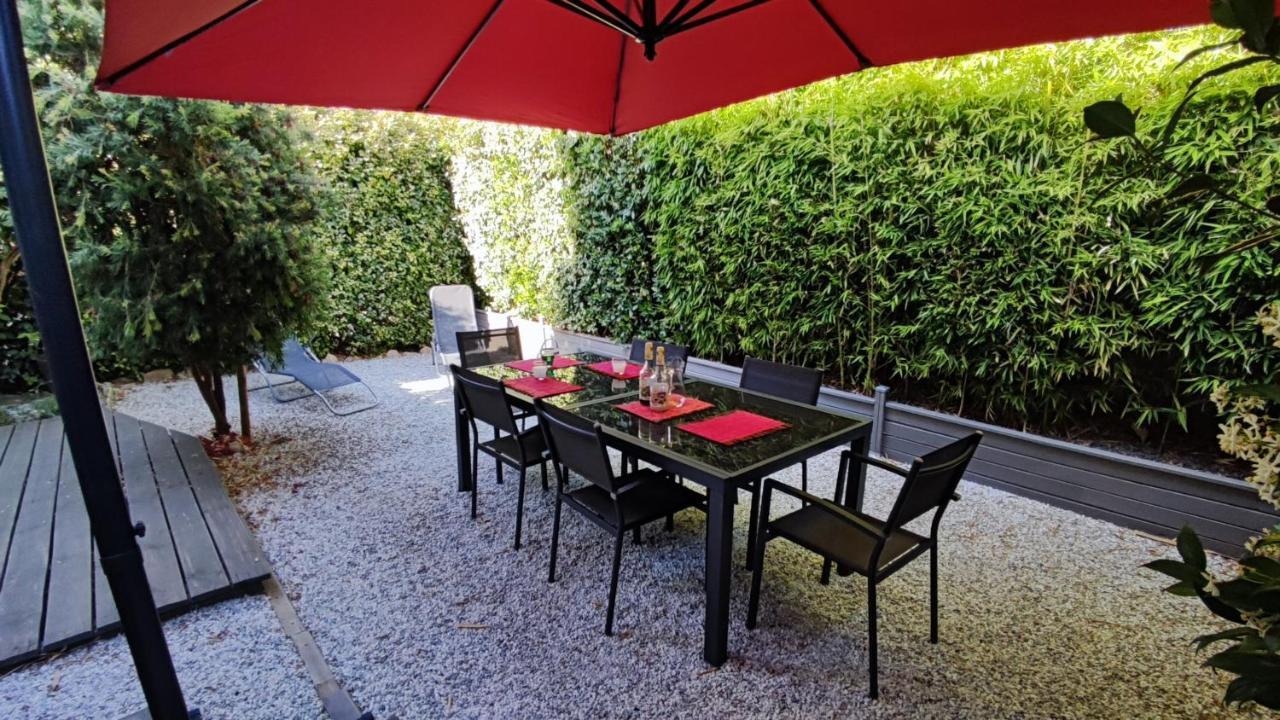 Au 8 De La Garance Villa LʼIsle-sur-la-Sorgue Esterno foto