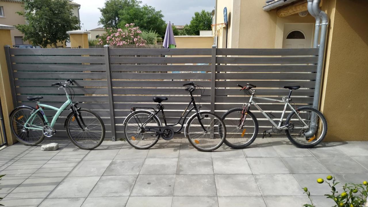 Au 8 De La Garance Villa LʼIsle-sur-la-Sorgue Esterno foto